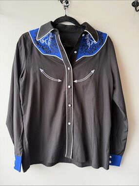Horse embroidery detail pearl button button down shirt